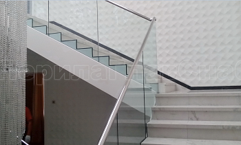 Стеклянные перила для лестниц в Ростове-на-Дону. Готовые проекты ПерилаГлавСнаб Стеклянные перила для лестниц в Ростове-на-Дону. Готовые проекты ПерилаГлавСнаб
