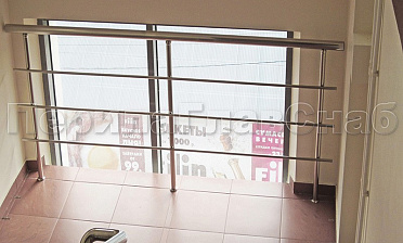 Межэтажное ограждение окна из нержавейки купить в Ростове-на-Дону