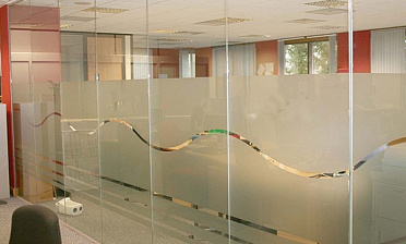 Стеклянные перегородки в офис, частично матированные купить в Ростове-на-Дону
