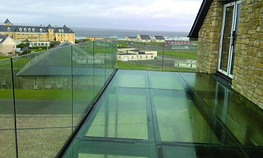 Стеклянные полы на балконе купить в Ростове-на-Дону