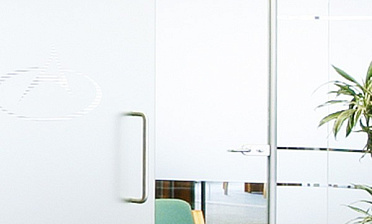 Перегородки из стекла в интерьере офиса купить в Ростове-на-Дону