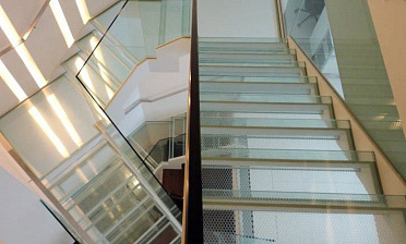 Стеклянные ступени и площадки для колодезной лестницы купить в Ростове-на-Дону