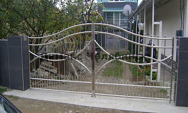 Нержавеющие двустворчатые калитки с вертикальным заполнением купить в Ростове-на-Дону