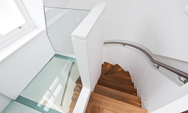 Стеклянный потолок в двухъярусной квартире купить в Ростове-на-Дону