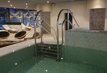 Ограждения и поручни из нержавеющей стали для бассейна, бани и сауны купить в Ростове-на-Дону