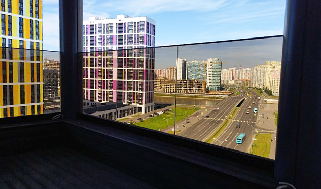  Бронзовое стекло на профиле на террасе в Ростове-на-Дону. Готовые проекты ПерилаГлавСнаб