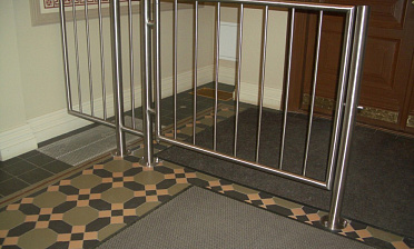 Ограждение лестниц для детей с вертикальным заполнением купить в Ростове-на-Дону