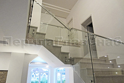 Стеклянные перила для колодезных лестниц в Ростове-на-Дону. Готовые проекты ПерилаГлавСнаб - фото 7 Стеклянные перила для колодезных лестниц в Ростове-на-Дону. Готовые проекты ПерилаГлавСнаб - фото 7