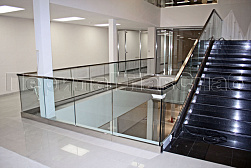Стеклянные ограждения для торговых  и бизнес центров в Ростове-на-Дону. Готовые проекты ПерилаГлавСнаб - фото 16 Стеклянные ограждения для торговых  и бизнес центров в Ростове-на-Дону. Готовые проекты ПерилаГлавСнаб - фото 16