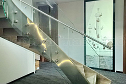 Стеклянные перила для винтовых лестниц в Ростове-на-Дону. Готовые проекты ПерилаГлавСнаб - фото 7 Стеклянные перила для винтовых лестниц в Ростове-на-Дону. Готовые проекты ПерилаГлавСнаб - фото 7