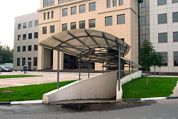 Козырьки и навесы на металлокаркасе в Ростове-на-Дону. Готовые проекты ПерилаГлавСнаб - фото 23