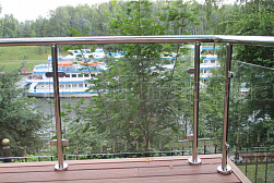 Стеклянные ограждения для улицы в Ростове-на-Дону. Готовые проекты ПерилаГлавСнаб - фото 7 Стеклянные ограждения для улицы в Ростове-на-Дону. Готовые проекты ПерилаГлавСнаб - фото 7