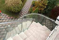 Стеклянные ограждения для улицы в Ростове-на-Дону. Готовые проекты ПерилаГлавСнаб - фото 1 Стеклянные ограждения для улицы в Ростове-на-Дону. Готовые проекты ПерилаГлавСнаб - фото 1