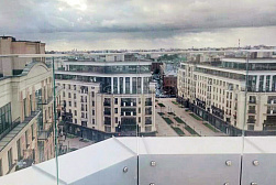 Цельностеклянные ограждения для крыш в Ростове-на-Дону. Готовые проекты ПерилаГлавСнаб - фото 2 Цельностеклянные ограждения для крыш в Ростове-на-Дону. Готовые проекты ПерилаГлавСнаб - фото 2