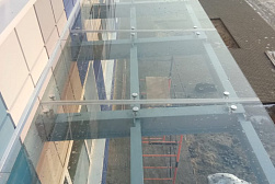 Стеклянные козырьки на спайдерах в Ростове-на-Дону. Готовые проекты ПерилаГлавСнаб - фото 9