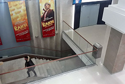 Стеклянные ограждения для торговых  и бизнес центров в Ростове-на-Дону. Готовые проекты ПерилаГлавСнаб - фото 7 Стеклянные ограждения для торговых  и бизнес центров в Ростове-на-Дону. Готовые проекты ПерилаГлавСнаб - фото 7