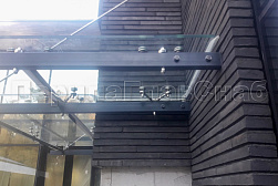 Стеклянные козырьки на спайдерах в Ростове-на-Дону. Готовые проекты ПерилаГлавСнаб - фото 5