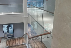 Стеклянные ограждения для торговых  и бизнес центров в Ростове-на-Дону. Готовые проекты ПерилаГлавСнаб - фото 6 Стеклянные ограждения для торговых  и бизнес центров в Ростове-на-Дону. Готовые проекты ПерилаГлавСнаб - фото 6